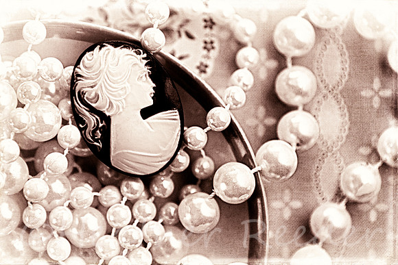 "Lady Pin & Pearls"